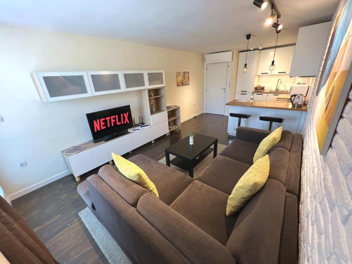 Unique Luxurious Jacuzzi Penthouse Duplex In City Center! 2 Baths! Free Parking! София Экстерьер фото
