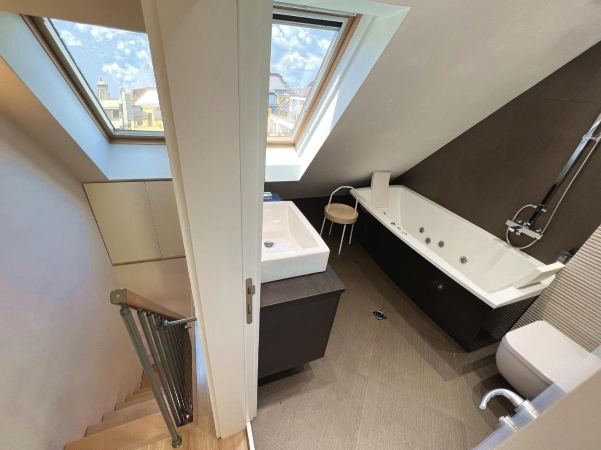 Unique Luxurious Jacuzzi Penthouse Duplex In City Center! 2 Baths! Free Parking! София Экстерьер фото